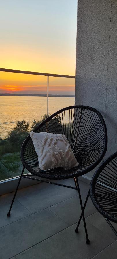 Golden Mirage Sunset Apartment Mamaia Buitenkant foto