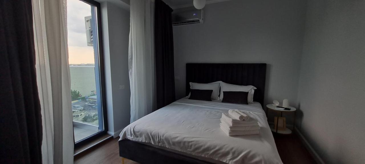 Golden Mirage Sunset Apartment Mamaia Buitenkant foto