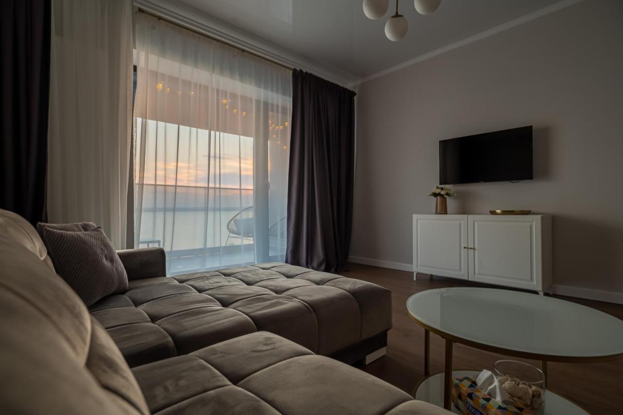 Golden Mirage Sunset Apartment Mamaia Buitenkant foto