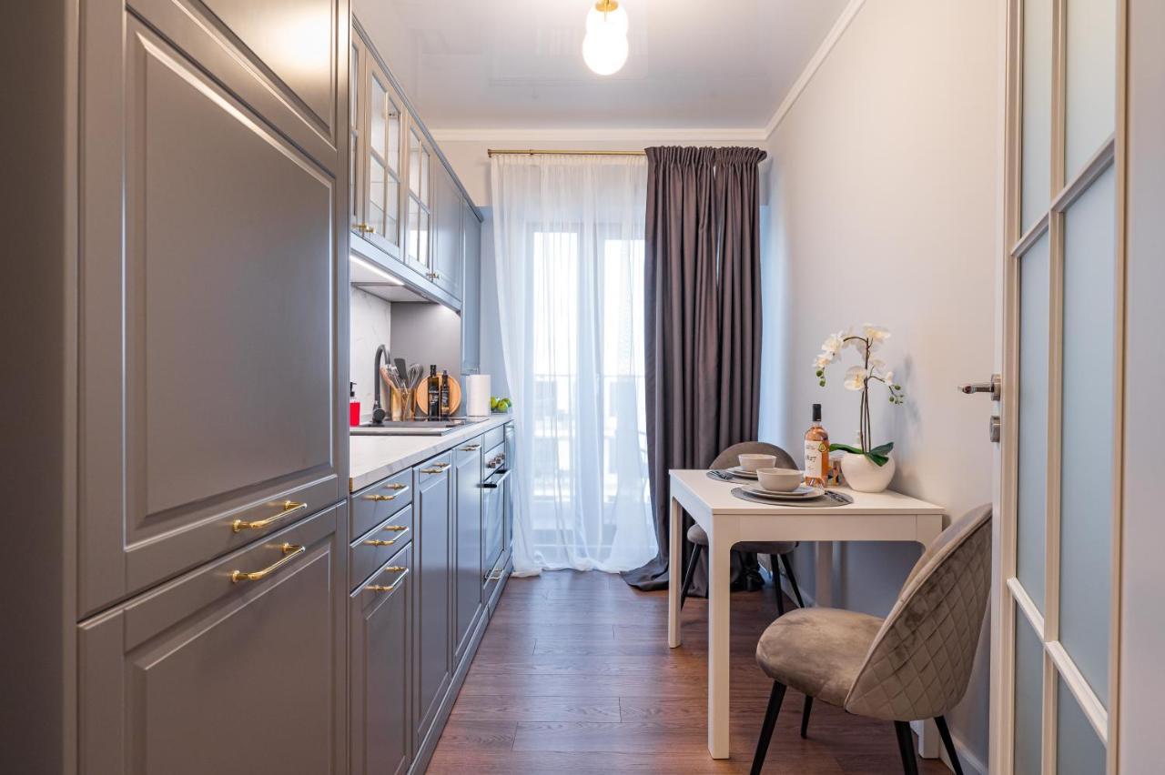 Golden Mirage Sunset Apartment Mamaia Buitenkant foto